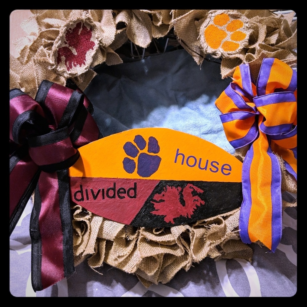A Clemson/Carolina house divided wreath